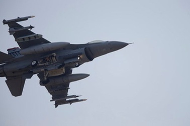 Chiến đấu cơ F-16 của Mỹ rơi tại Arizona, gây cháy cực lớn