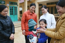 Bạn đọc giúp đỡ em Hoàng Thị Mũ hơn 220 triệu đồng