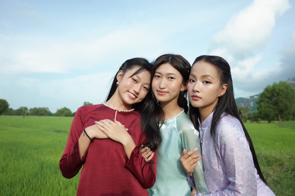 Mai Cát Vi và chị gái lần đầu diễn chung nhưng không thể vào rạp xem phim - 2 Mai Cát Vi và chị gái lần đầu diễn chung nhưng không thể vào rạp xem phim - 2