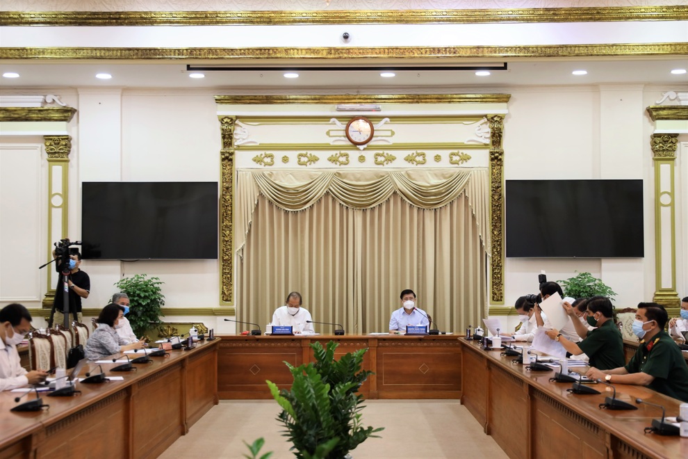 Bí thư TPHCM: Diễn biến bất ngờ đến từ sự chủ quan lơ là của một số cá nhân - 2 Bí thư TPHCM: Diễn biến bất ngờ đến từ sự chủ quan lơ là của một số cá nhân - 2