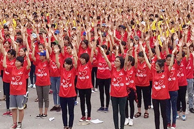 Sáng nay, 12.000 bạn trẻ xếp hình khối bản đồ Việt Nam