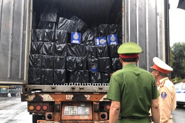 Bắt xe chở hơn 4.500 chai rượu ngoại nhập lậu tại Đà Nẵng