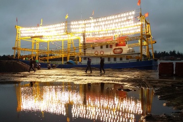 Tàu vỏ thép hành nghề lưới chụp đầu tiên được đưa vào khai thác