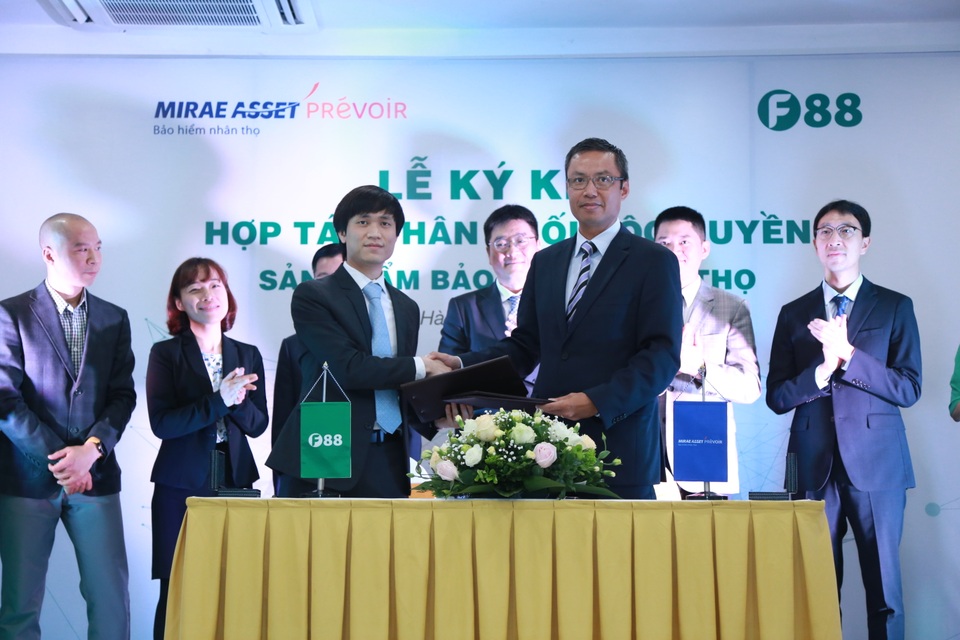 Khách hàng có thêm lựa chọn sản phẩm bảo hiểm nhân thọ tại chuỗi cầm cố tài sản F88 - 2 Khách hàng có thêm lựa chọn sản phẩm bảo hiểm nhân thọ tại chuỗi cầm cố tài sản F88 - 2