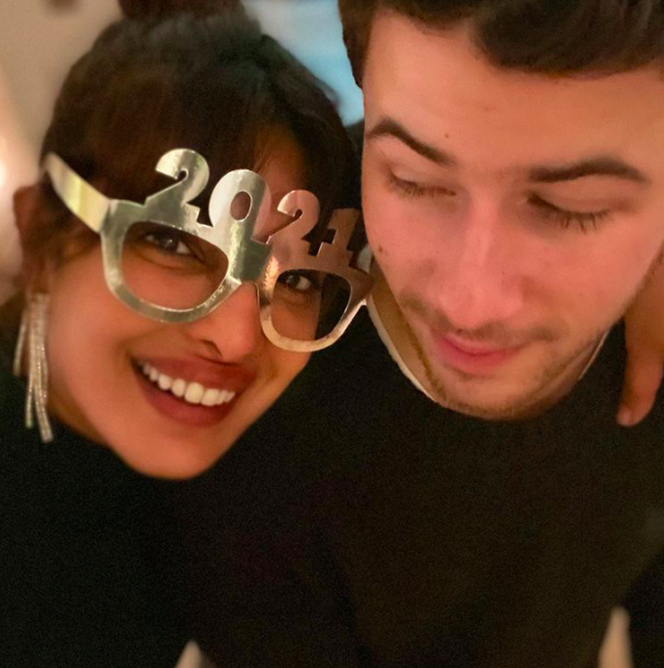 Tạm biệt năm cũ, đón chào năm mới với các sao - 2 Tạm biệt năm cũ, đón chào năm mới với các sao - 2