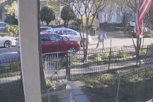 Ngăn được trộm xe Lexus nhờ... cửa sổ trời