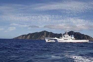 4 chiến hạm Trung Quốc tiến sát lãnh hải Nhật Bản