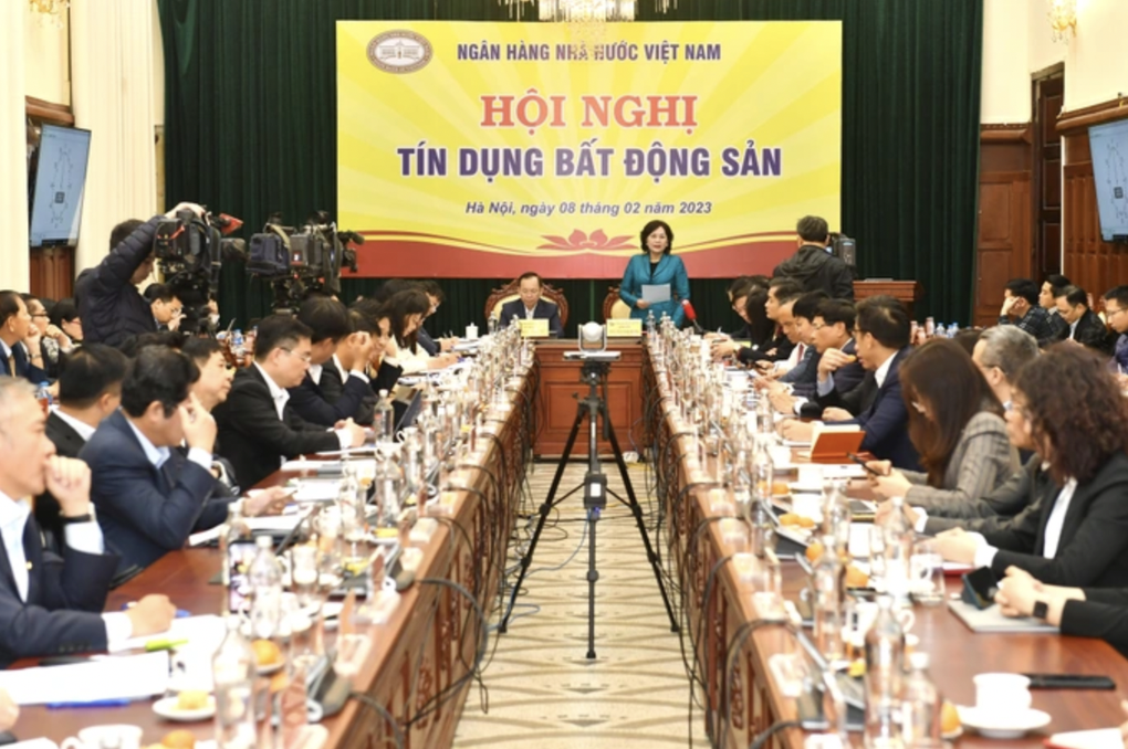 Cởi trói tín dụng: Cần tăng tốc để phá băng bất động sản - 2 Cởi trói tín dụng: Cần tăng tốc để phá băng bất động sản - 2
