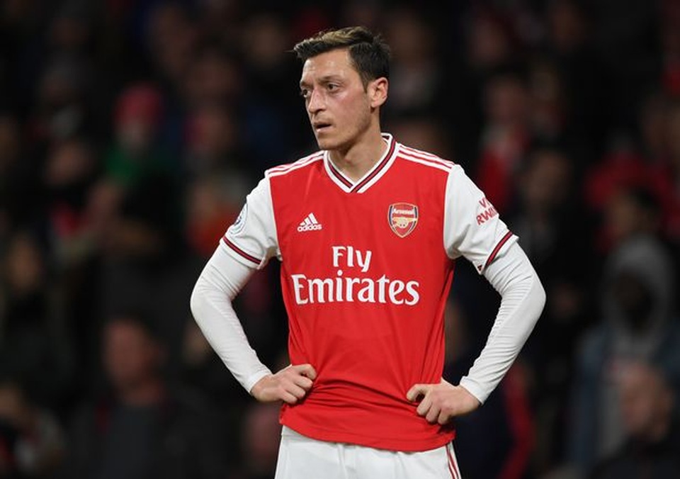 Chiều lòng vợ đẹp, Mesut Ozil có khả năng chia tay Arsenal - 1