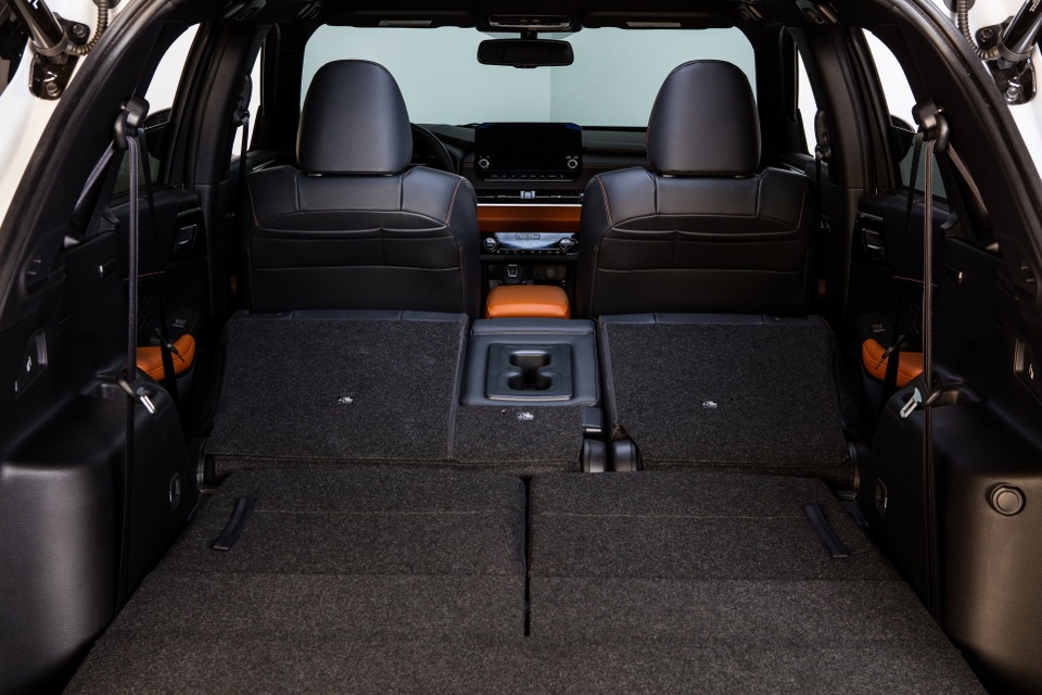 Mitsubishi Outlander 2022 ghi điểm về thiết kế, bị trừ điểm động cơ - 30 Mitsubishi Outlander 2022 ghi điểm về thiết kế, bị trừ điểm động cơ - 30
