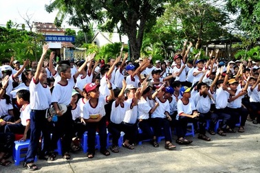 Hơn 300 học sinh tham gia chiến dịch môi trường “Green Day”  