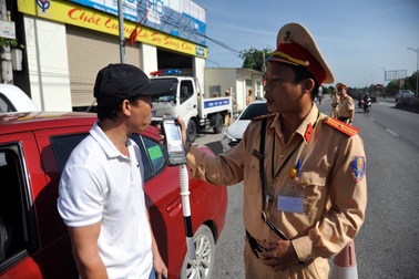 Gần một tháng, xử lý hơn 40 trường hợp sử dụng ma túy khi lái xe