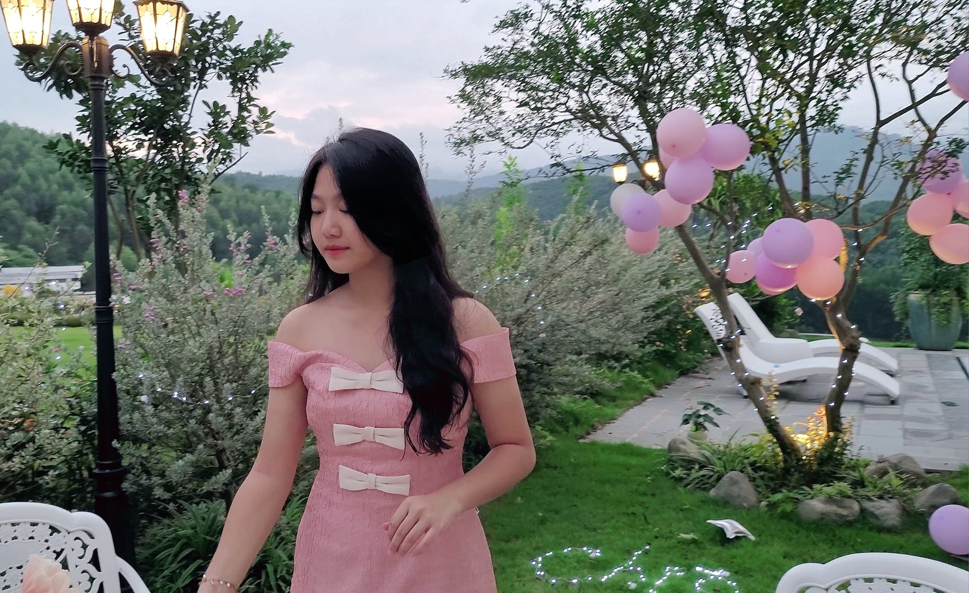 Con gái 16 tuổi của Mạnh Trường gây sốt: Xinh như hoa hậu, cao gần bằng bố - 4 Con gái 16 tuổi của Mạnh Trường gây sốt: Xinh như hoa hậu, cao gần bằng bố - 4