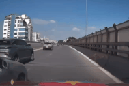 Tạt đầu xe khác trên đường ở Hà Nội, tài xế ô tô bị xử phạt
