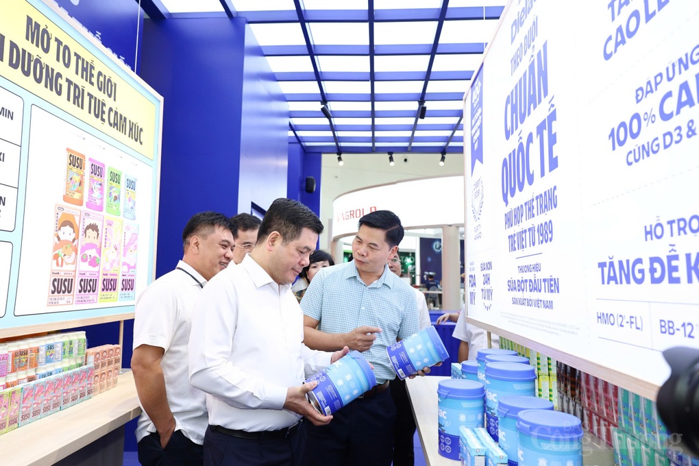 Gian hàng của Vinamilk tạo dấu ấn nổi bật tại Triển lãm Thành tựu đất nước - 2 Gian hàng của Vinamilk tạo dấu ấn nổi bật tại Triển lãm Thành tựu đất nước - 2
