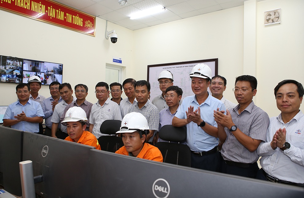 Đóng điện đường dây 500kV Quảng Trạch - Quỳnh Lưu - 1 Đóng điện đường dây 500kV Quảng Trạch - Quỳnh Lưu - 1