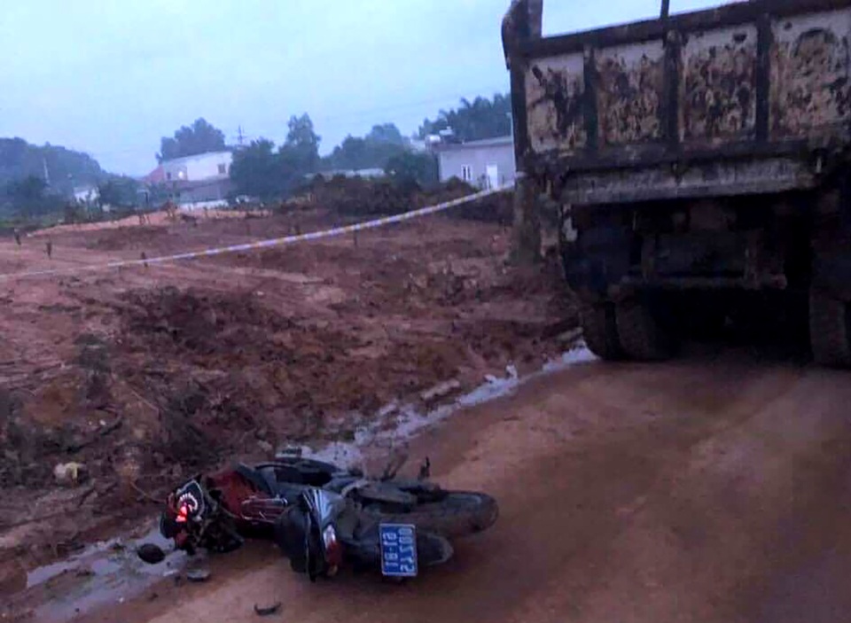 Khai thác khoáng sản trái phép, công ty của cựu CSGT bị điều tra - 2 Khai thác khoáng sản trái phép, công ty của cựu CSGT bị điều tra - 2