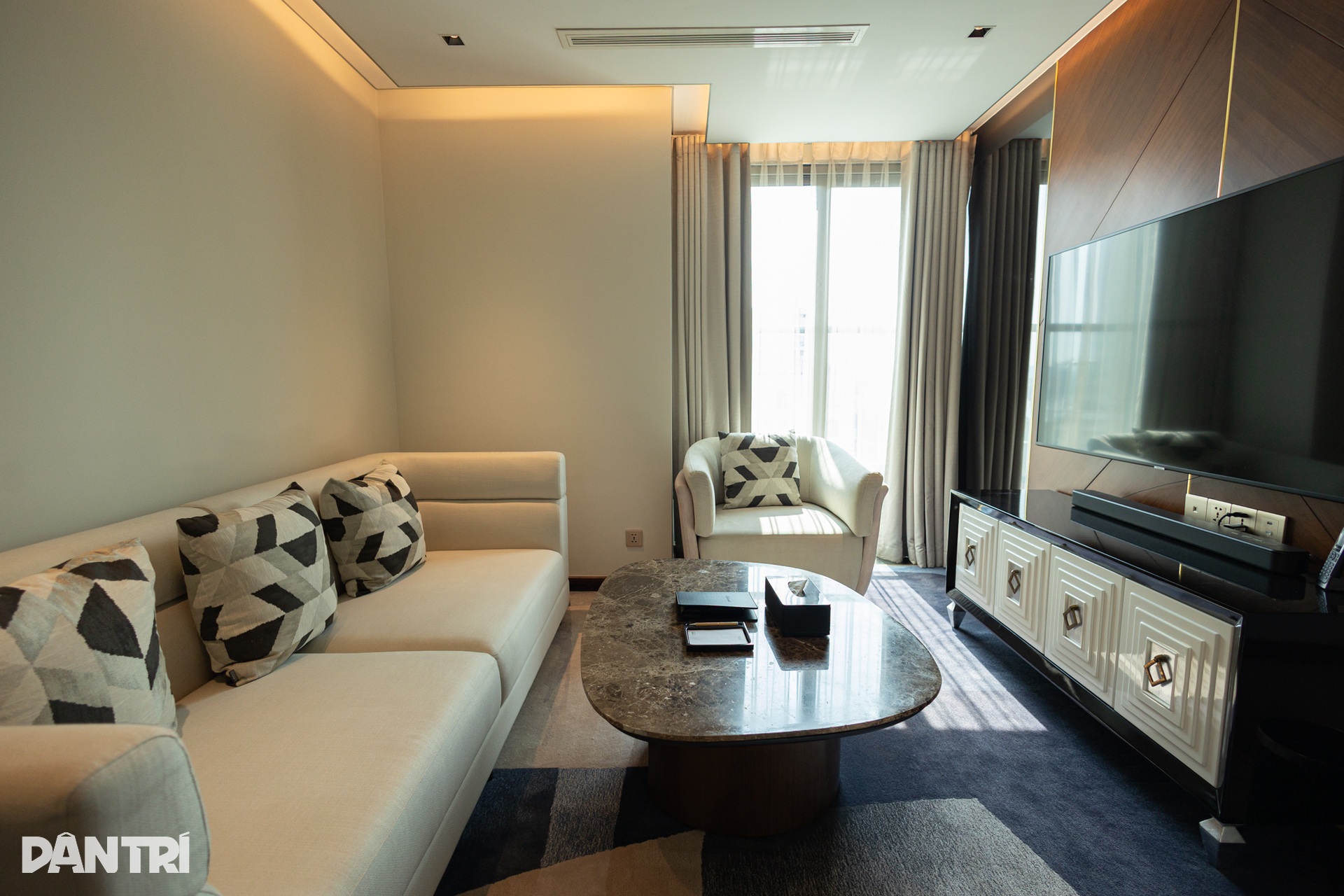 Penthouse 200 triệu đồng/tháng ở Hồ Tây và luật riêng của giới thượng lưu - 3