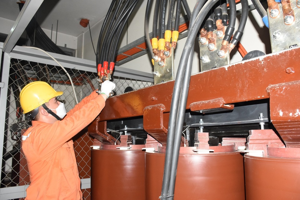 EVNHANOI huy động nguồn lực đảm bảo cung cấp điện dịp bầu cử - 2 EVNHANOI huy động nguồn lực đảm bảo cung cấp điện dịp bầu cử - 2