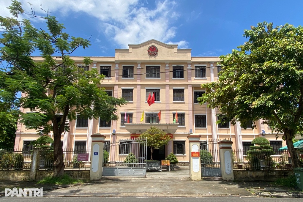 Nữ phó chánh án bị khởi tố vì nhận hối lộ - 1 Nữ phó chánh án bị khởi tố vì nhận hối lộ - 1