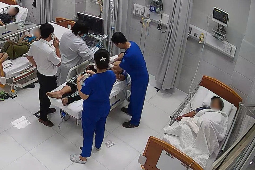 Nữ bác sĩ 7 năm cứu người nơi cận kề cửa tử: Còn sống là còn hy vọng - 4 Nữ bác sĩ 7 năm cứu người nơi cận kề cửa tử: Còn sống là còn hy vọng - 4