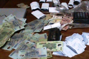 Xóa sổ 2 “ổ” cờ bạc, tạm giữ 49 người