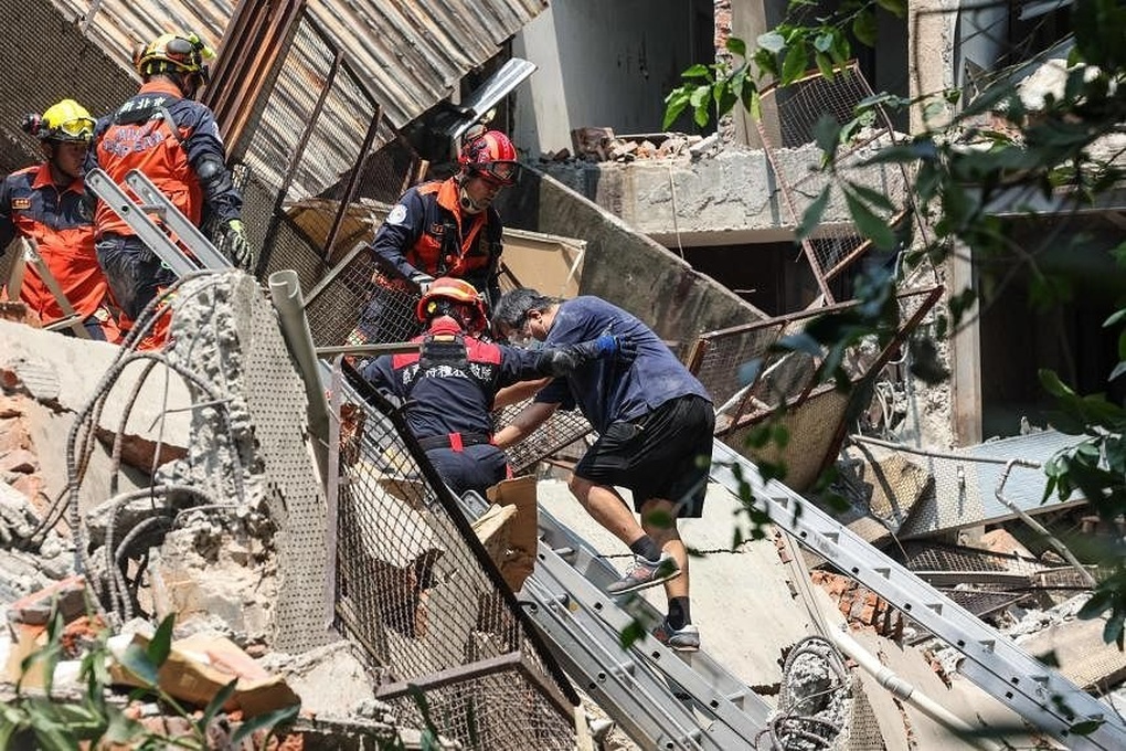 台湾、地震で取り残された人々の救出に急ぐ - 3
