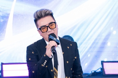 Đàm Vĩnh Hưng kể về nỗi buồn khi bị cấm diễn