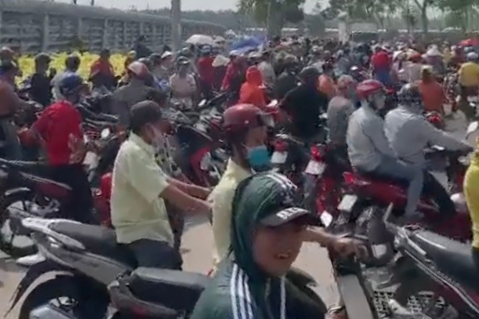 Đồng Nai: 1.000 công nhân ở KCN Giang Điền ngưng việc vì thưởng Tết thấp - 1 Đồng Nai: 1.000 công nhân ở KCN Giang Điền ngưng việc vì thưởng Tết thấp - 1