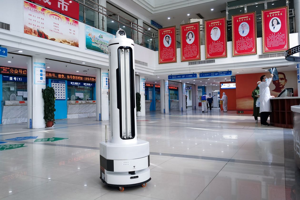 Đội quân robot đặc biệt được huy động trong cuộc chiến chống Covid-19 - 3 Đội quân robot đặc biệt được huy động trong cuộc chiến chống Covid-19 - 3