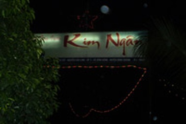 Cà phê “đèn mờ” nở rộ ở ngoại thành TPHCM