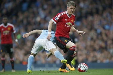 Nhật ký chuyển nhượng ngày 2/8: Derby thành Milan vì Schweinsteiger