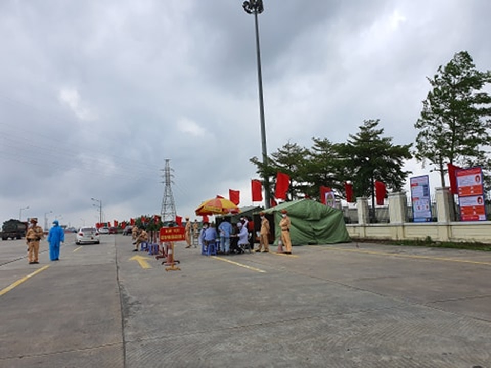 Hải Phòng tạm đóng cửa hàng quán phục vụ trên 30 người - 3 Hải Phòng tạm đóng cửa hàng quán phục vụ trên 30 người - 3