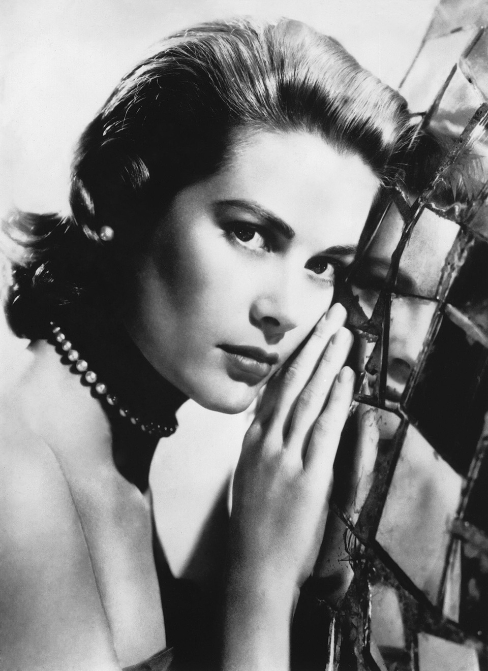 Grace Kelly: Từ đại minh tinh Hollywood tới biểu tượng thời trang - 4 Grace Kelly: Từ đại minh tinh Hollywood tới biểu tượng thời trang - 4