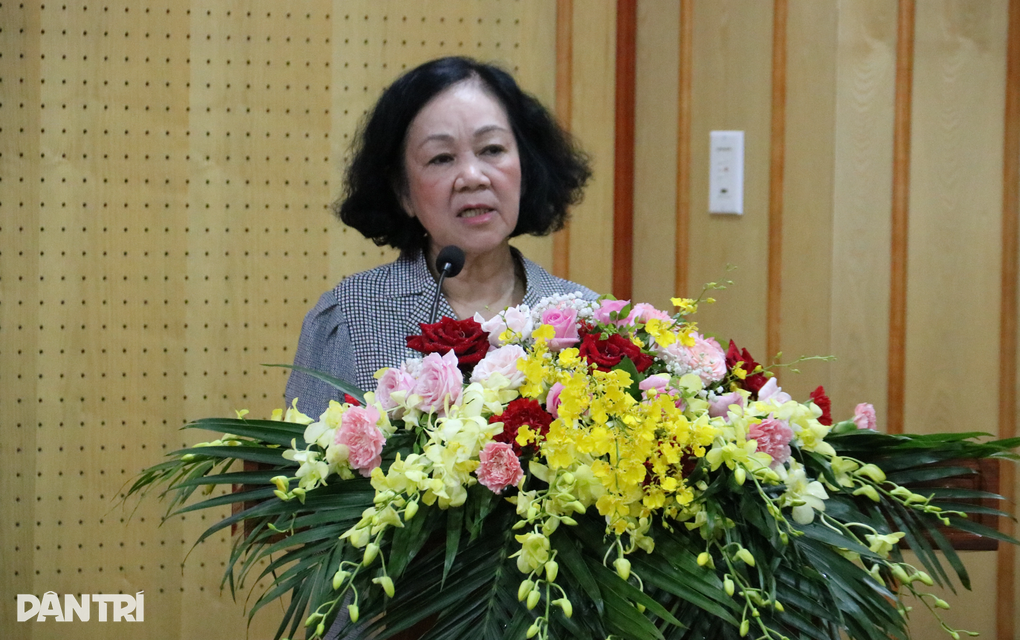Bà Trương Thị Mai: Dựa vào dân để xây dựng Đảng - 3 Bà Trương Thị Mai: Dựa vào dân để xây dựng Đảng - 3
