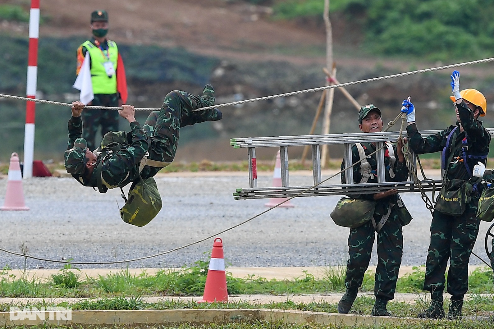 Quyết liệt cuộc tranh tài giữa đội Việt Nam và Nga nội dung Vùng tai nạn - 3 Quyết liệt cuộc tranh tài giữa đội Việt Nam và Nga nội dung Vùng tai nạn - 3