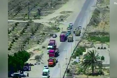 Xe tăng “liều mình” nghiền nát xe bom, cứu mạng hàng chục người