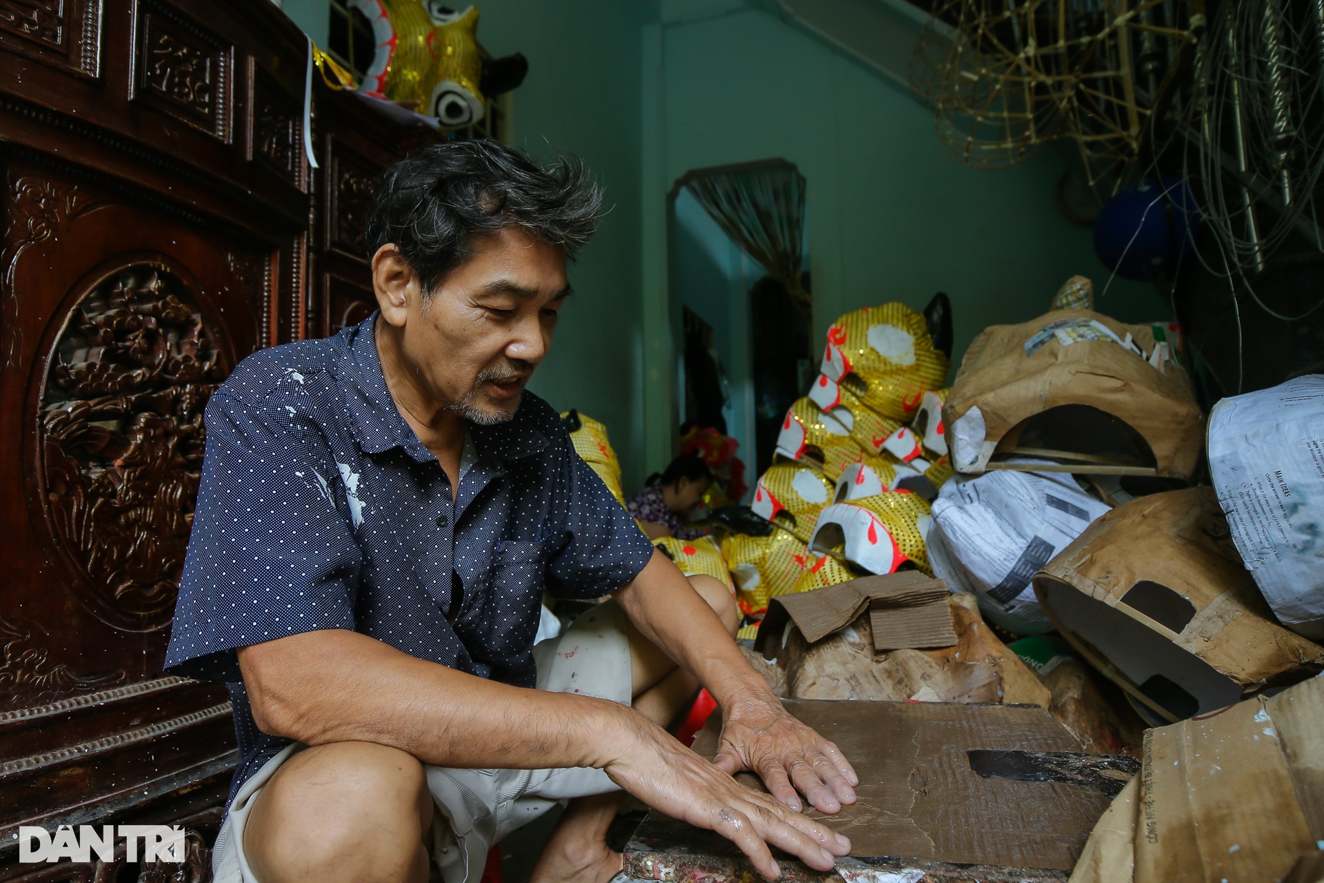 Khám phá xưởng làm đầu lân - sư - rồng độc đáo tại cố đô Huế - 5