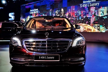 GLC200 và S450 Luxury xuất hiện ở sự kiện lớn nhất trong năm của Mercedes-Benz ở Hà Nội