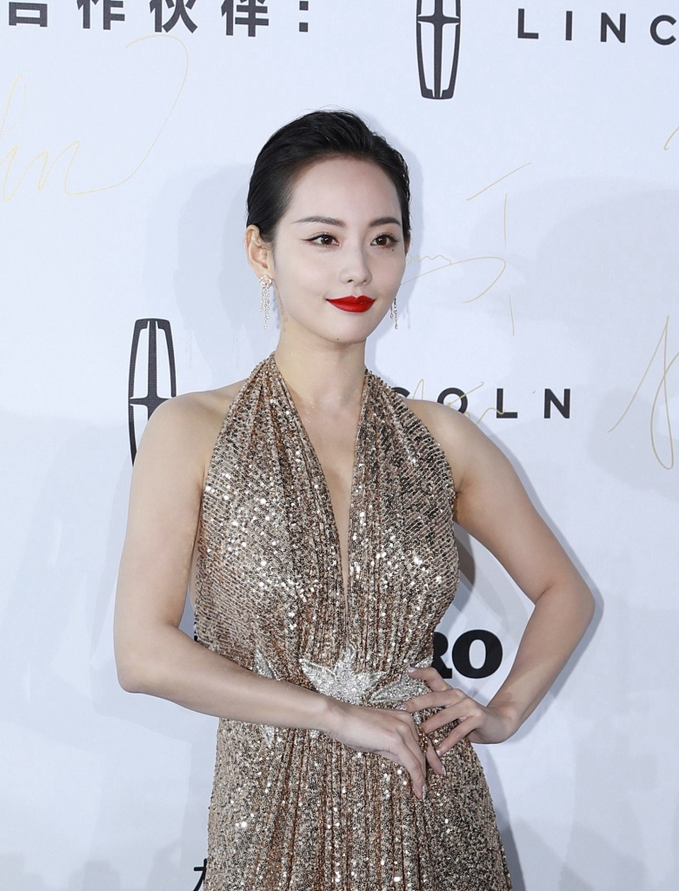 Diện phong cách tiểu thư, Angelababy lấn lướt dàn mỹ nhân kém tuổi - 10 Diện phong cách tiểu thư, Angelababy lấn lướt dàn mỹ nhân kém tuổi - 10