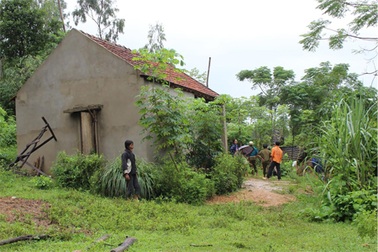 Cháu bé 2 tuổi mất tích sau khi ngủ một mình ở nhà