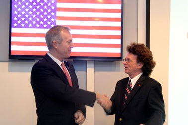 Chính phủ Hoa Kỳ kêu gọi tài trợ mũ bảo hiểm cho trẻ em Việt Nam