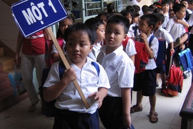 TPHCM: Căng thẳng trường lớp vì số học sinh tăng
