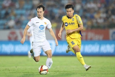 CLB Nam Định bị SL Nghệ An chia điểm tại Thiên Trường