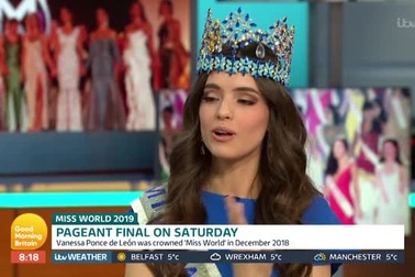 Nhan sắc hay trí tuệ quan trọng hơn đối với một Hoa hậu?