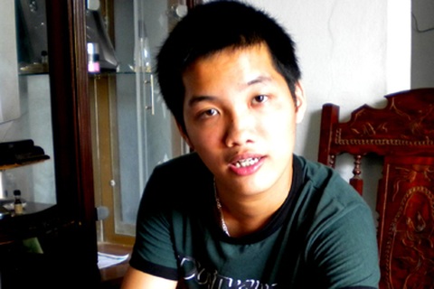 "Cậu bé liệt dây thần kinh số 7" đỗ ĐH