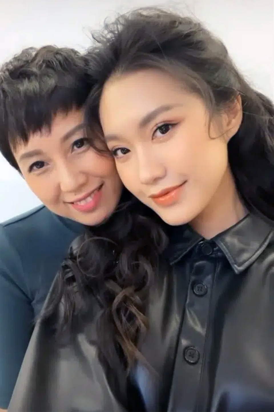 Ngày của mẹ, bạn trẻ khoe ảnh xinh đẹp cùng người phụ nữ đặc biệt - 1 Ngày của mẹ, bạn trẻ khoe ảnh xinh đẹp cùng người phụ nữ đặc biệt - 1