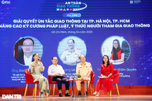 Huy động sức trẻ trong cải thiện ùn tắc giao thông tại Hà Nội và TPHCM