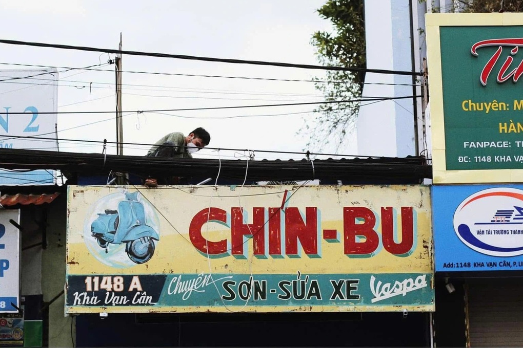 Bỏ việc ổn định, chàng trai sống khoẻ nhờ vẽ chữ “nguệch ngoạc - 5 Bỏ việc ổn định, chàng trai sống khoẻ nhờ vẽ chữ “nguệch ngoạc - 5