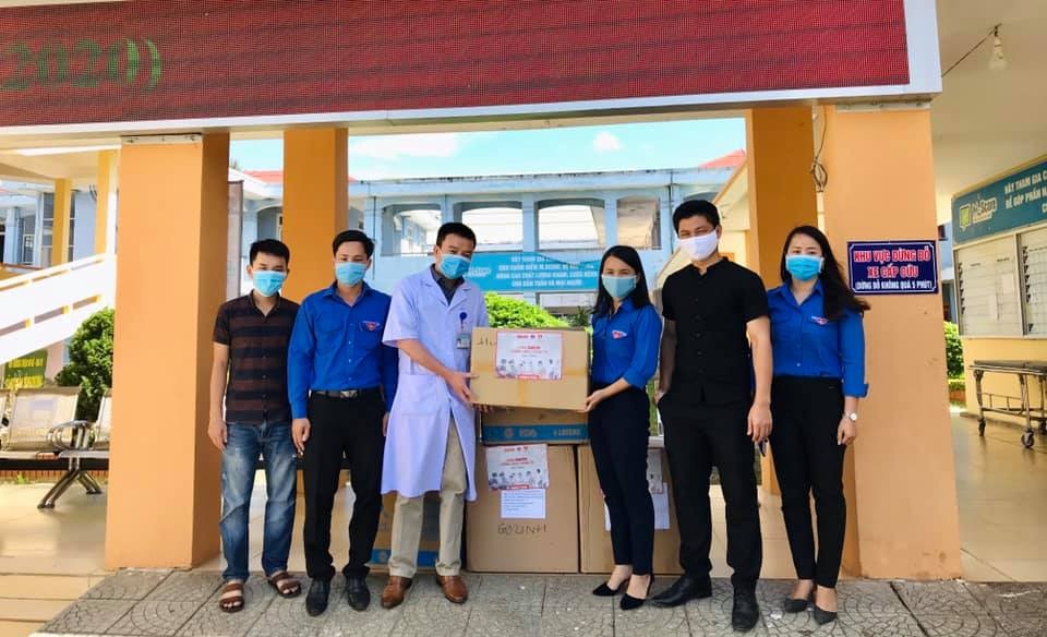 Tỉnh Đoàn tặng thiết bị y tế cho các lực lượng phòng, chống dịch Covid-19 - 3 Tỉnh Đoàn tặng thiết bị y tế cho các lực lượng phòng, chống dịch Covid-19 - 3